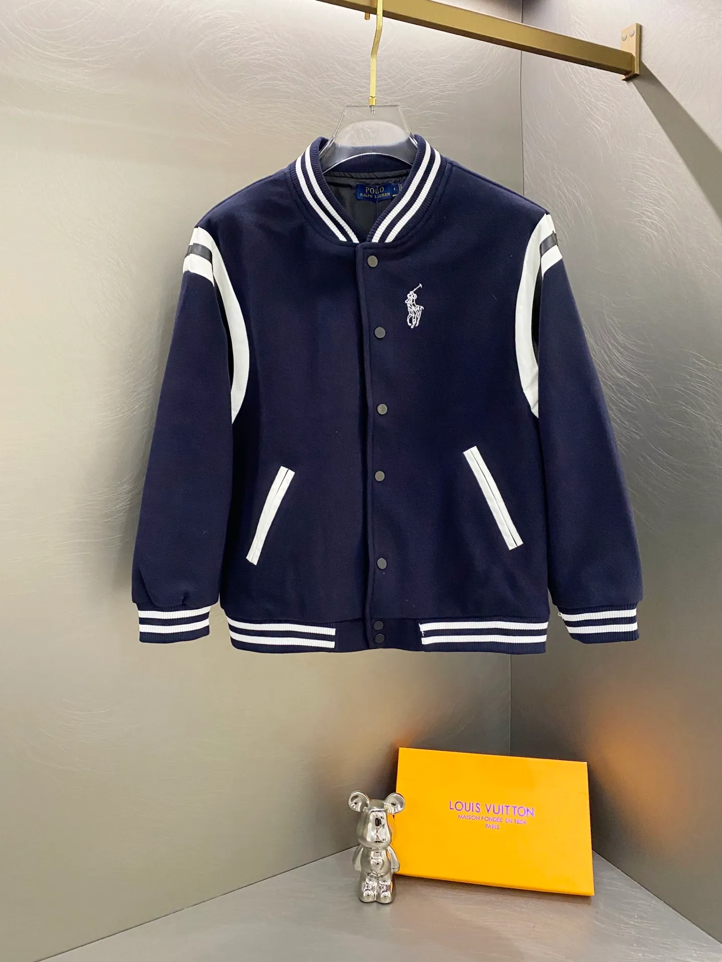 P300 Ralph Lauren Pony Embroidered American Retro Wool Spliced ​​Leather Baseball Jacket with Big Logo on the Back Color: Navy Size: m-XL